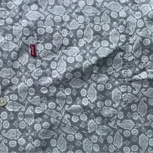 Men's Levi's Paisley Patterned Casual Button Down Collared Shirt - Picture 5 of 9
